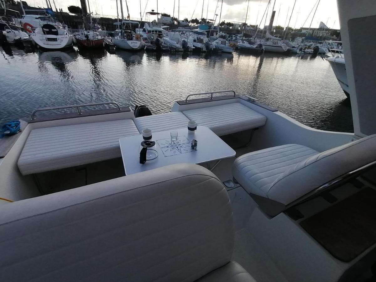 Sejour Insolite Sur Un Yacht. Bateau Hotel A Quai. La Rochelle  Exteriér fotografie